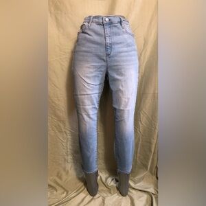 A GAP Super High Rise Crop Blue Denim Jeans